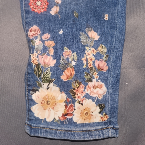 Ripped hole, flower pattern, embroidered women's boyfriend jeans - Picture 6 of 15